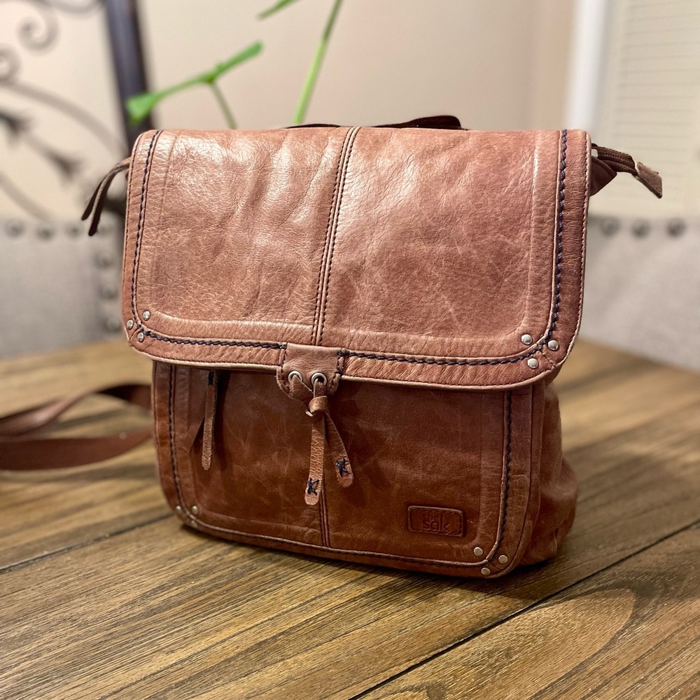 The Sak Ventura Convertible Leather Backpack Crossbody Bag Purse Distressed